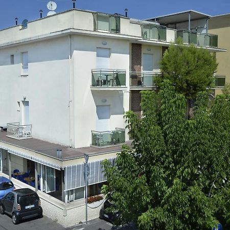 Hotel Ave Rimini Exterior photo