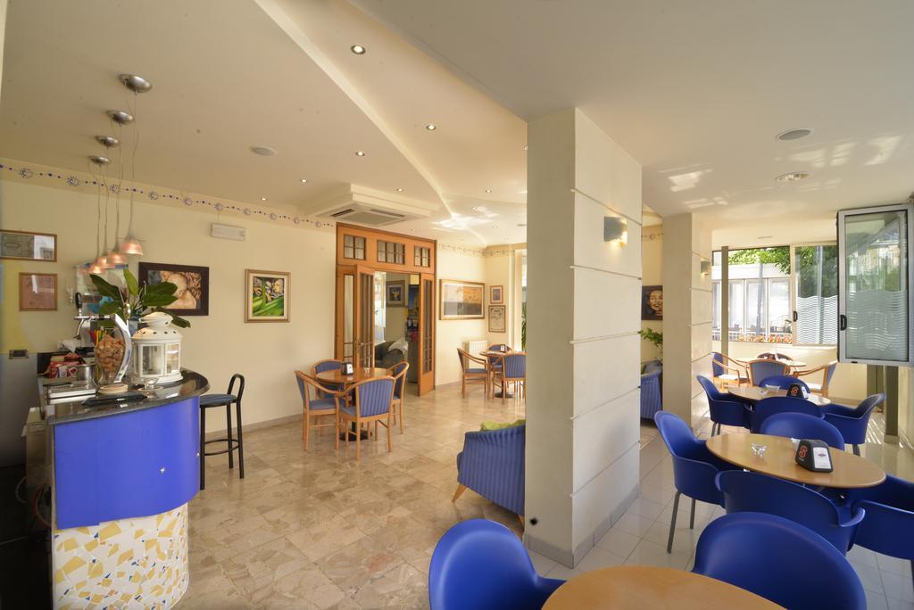 Hotel Ave Rimini Exterior photo