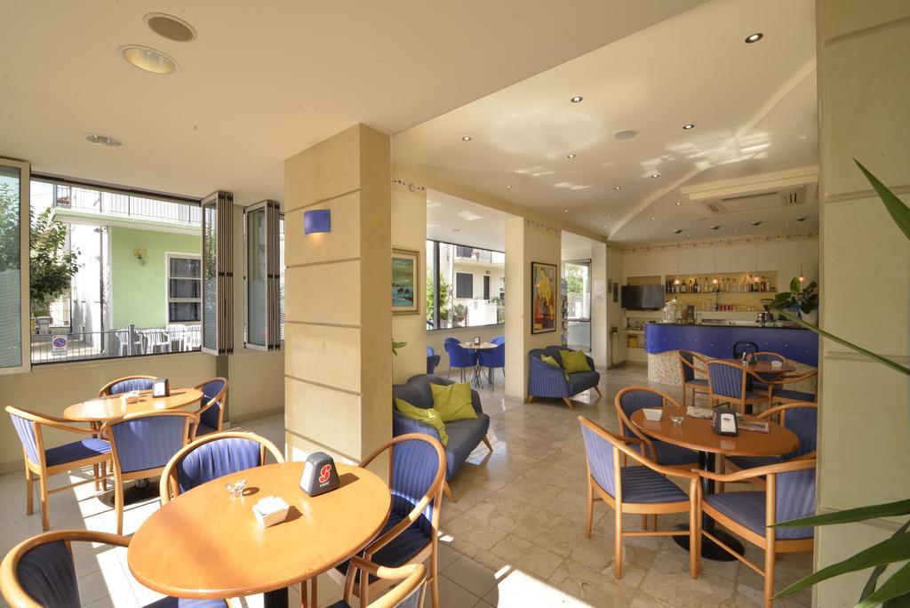 Hotel Ave Rimini Exterior photo