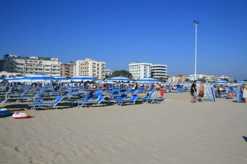 Hotel Ave Rimini Exterior photo