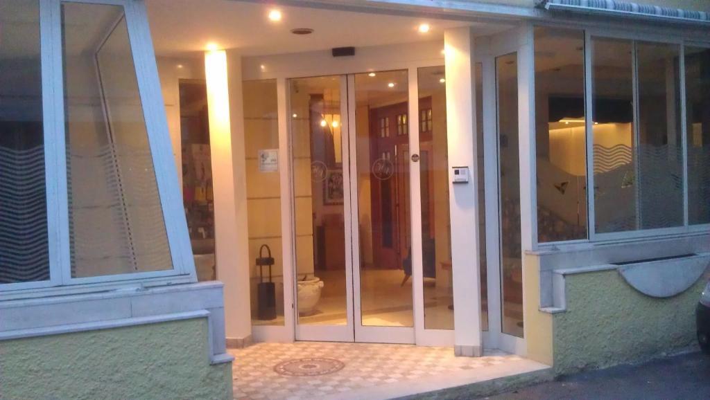 Hotel Ave Rimini Exterior photo