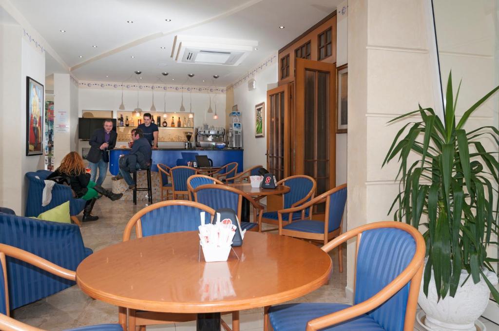 Hotel Ave Rimini Exterior photo
