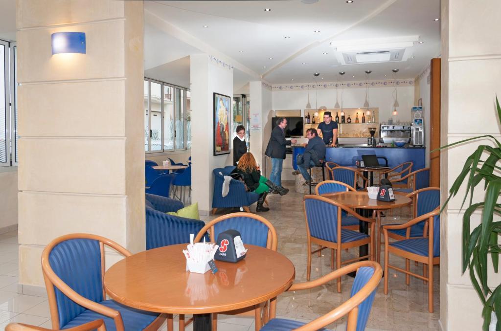 Hotel Ave Rimini Exterior photo